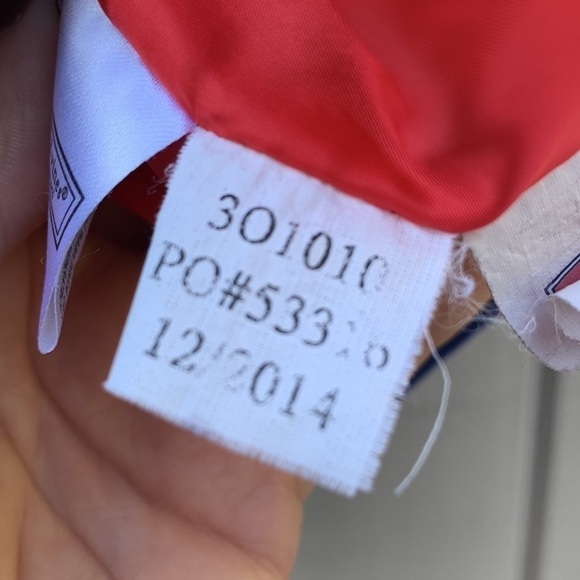 Vineyard vines Boy's Mountain Weekend Primaloft Full Zip Vest - Picture 11 of 12